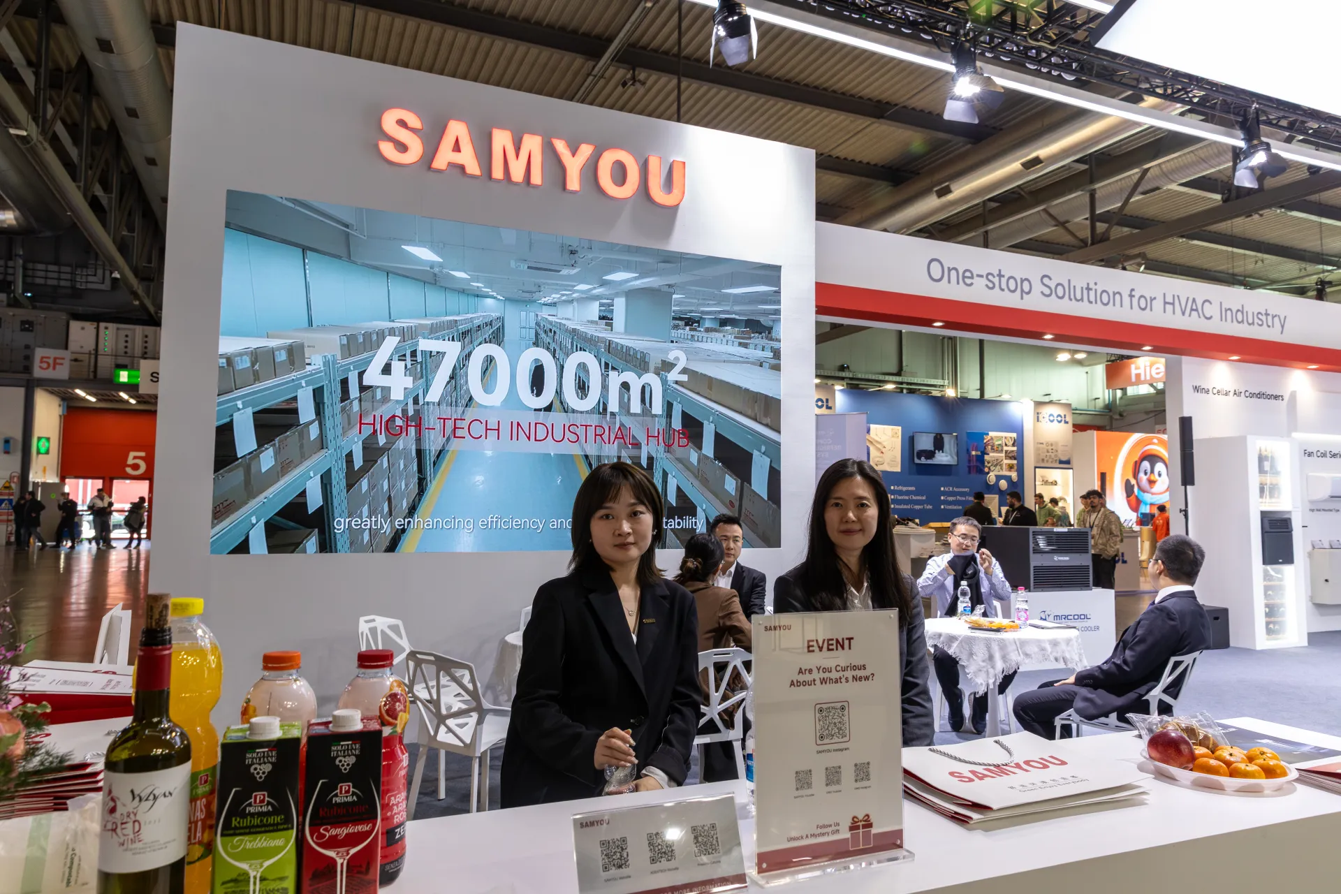 Samyou stand with lit logo and "47000m² High-Tech Industrial Hub" screen at MCE 2026