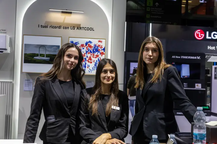 Staff at the LG ARTCOOL wall next to the Therma V area at MCE 2026