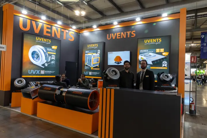 Uvents corner stand with tunnel jet fans and inline duct fans