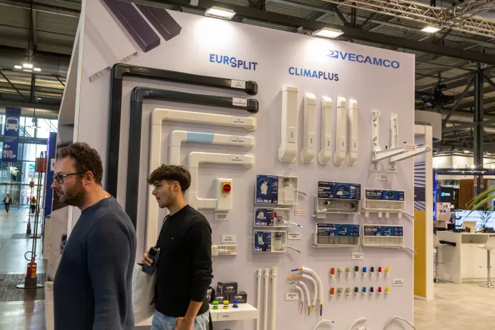 Vecamco wall of Eurosplit trunking and Climaplus installation boxes at MCE 2026