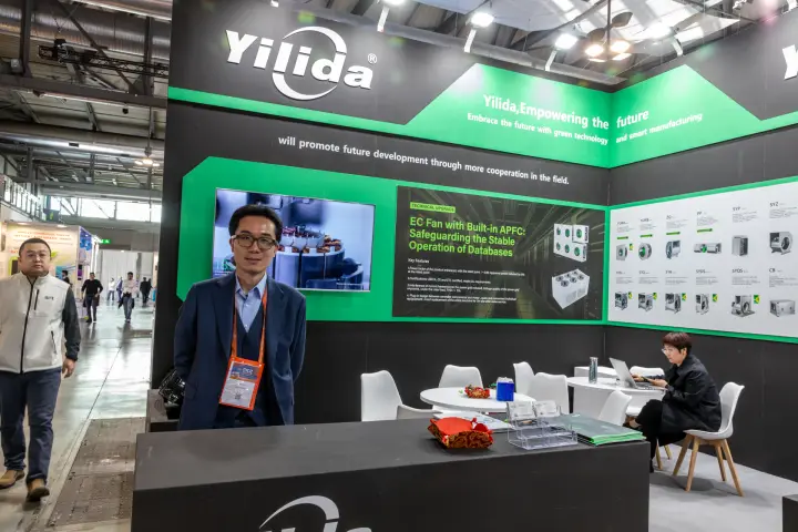 Yilida stand with EC fan panel and centrifugal fan series chart