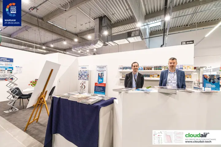 Chłodnictwo & Klimatyzacja magazine stand with trade books and back issues