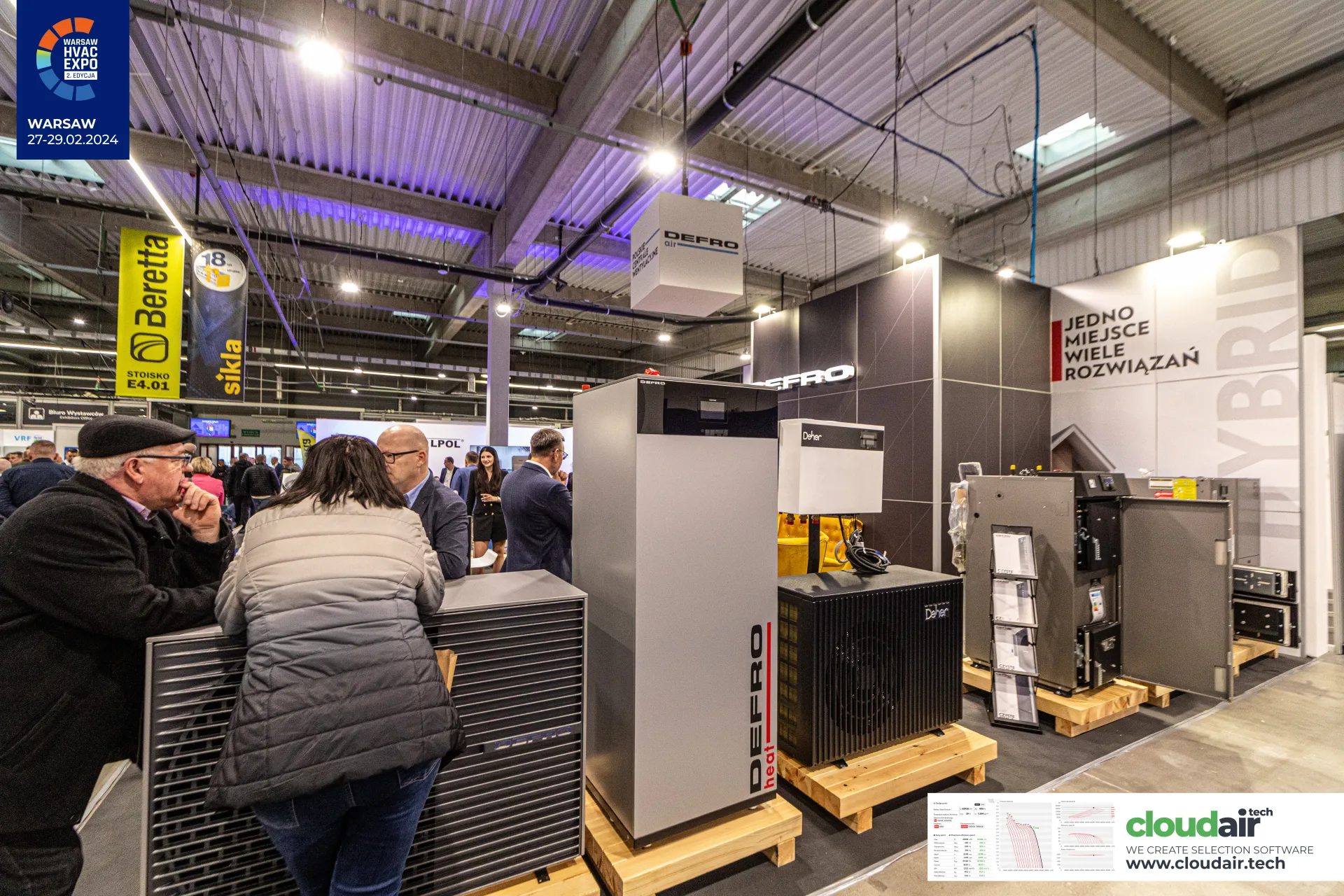 Defro heat pumps and boilers under the 'Jedno miejsce wiele rozwiązań' wall at Warsaw HVAC Expo 2024