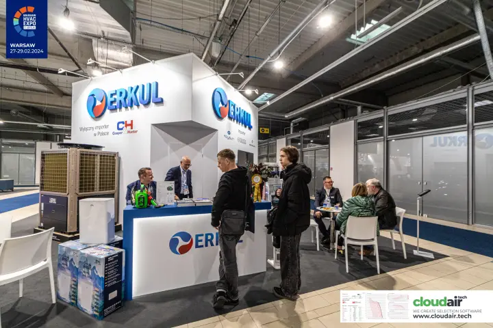 Erkul counter with Cooper&Hunter outdoor unit, boxed units and award rosette at Warsaw HVAC Expo 2024