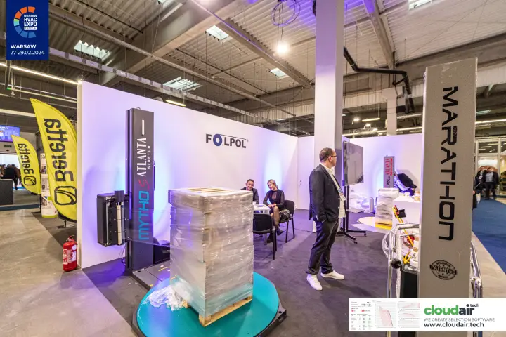 Folpol Mytho S Atlanta Stretch wrapper with a wrapped pallet at Warsaw HVAC Expo 2024