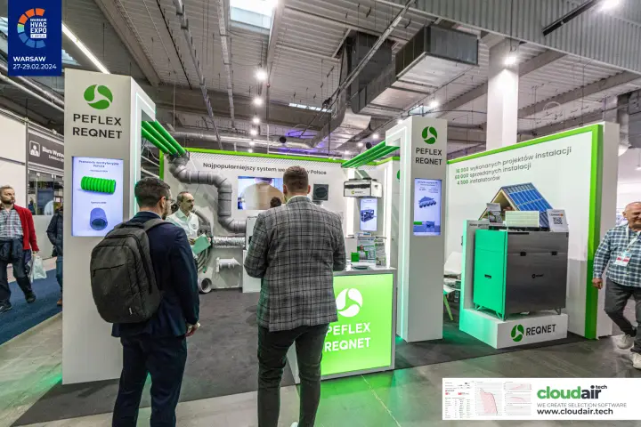 Front view of the Peflex Reqnet stand with green backlit counter at Warsaw HVAC Expo 2024