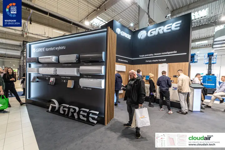 Gree stand with backlit logos and the 'Komfort wyboru' split unit wall at Warsaw HVAC Expo 2024