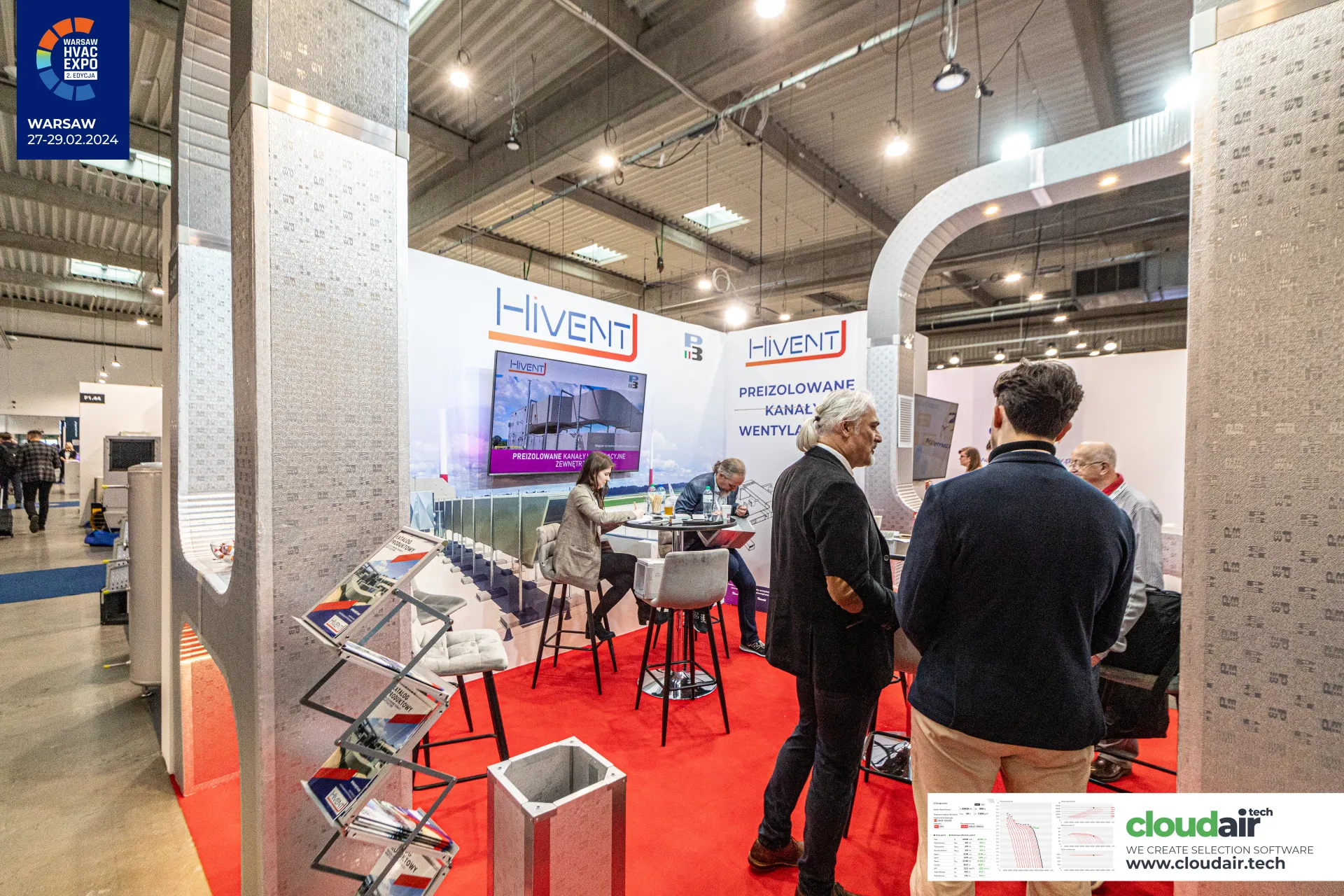 Hivent stand built from pre-insulated duct arches with red carpet seating at Warsaw HVAC Expo 2024