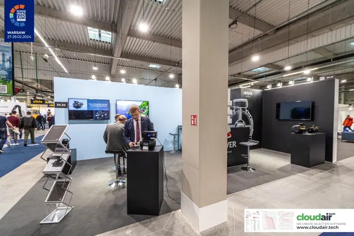 Hoyer Motors stand E4.32 with motors on black plinths at Warsaw HVAC Expo 2024