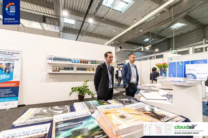 Issues of Chłodnictwo & Klimatyzacja laid out on the stand table at Warsaw HVAC Expo 2024
