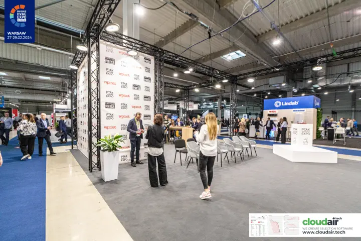 Press wall with Ptak Warsaw Expo, Wprost and Quantum Press logos on a truss frame