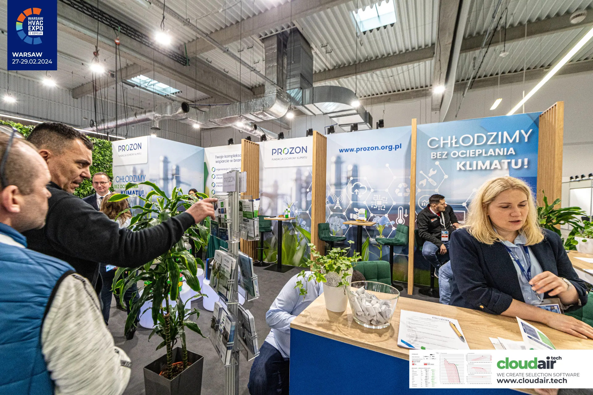 Prozon foundation stand with "Chłodzimy bez ocieplania klimatu!" slogan at Warsaw HVAC Expo 2024