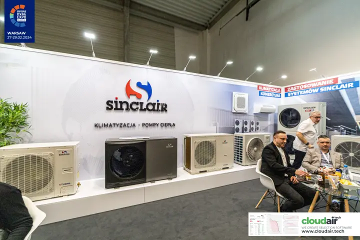 Sinclair S-Therm heat pumps lined up on a white plinth at Warsaw HVAC Expo 2024