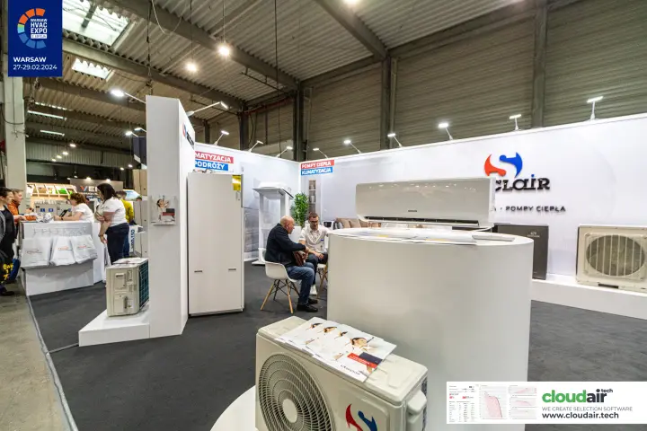 Sinclair split unit on round plinth with heat pump displays at Warsaw HVAC Expo 2024