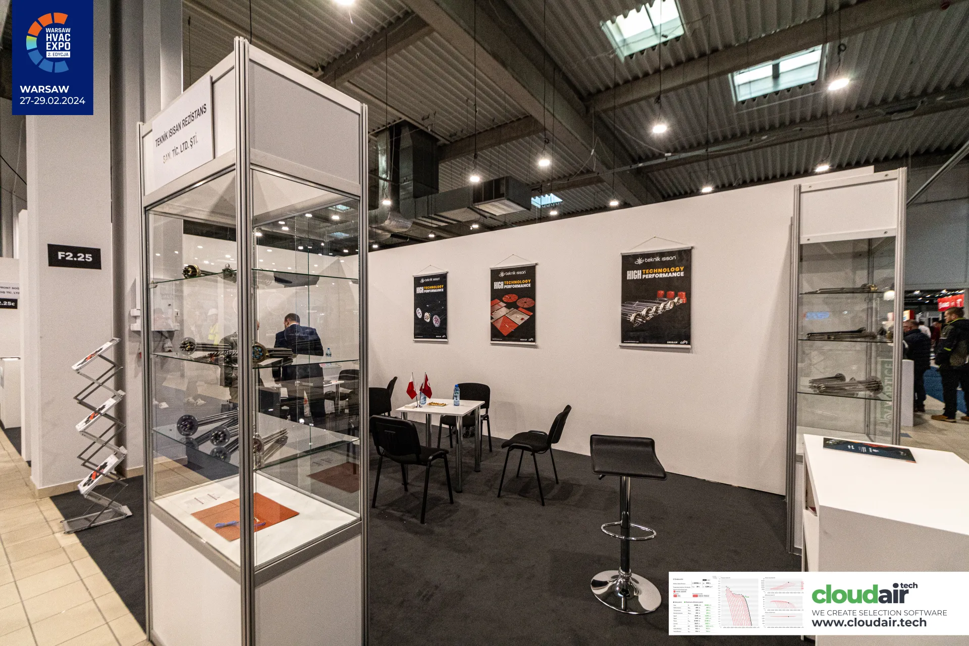 Teknik Isısan stand with glass showcases of electric heating elements at Warsaw HVAC Expo 2024