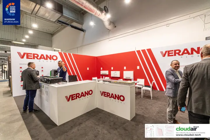 Verano Global stand with L-shaped counter and red stripes