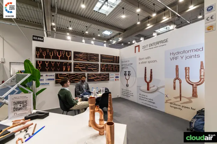 22/7 Enterprise stand