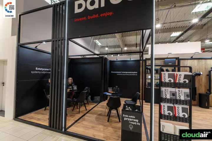Darco meeting cabin with drinks station and ventilab brochure rack at Warsaw HVAC Expo 2026