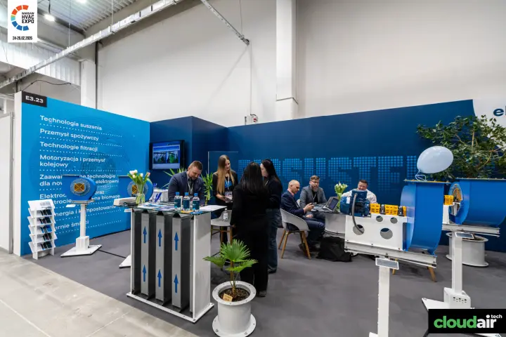 Elektror stand with blue industrial blowers and application list