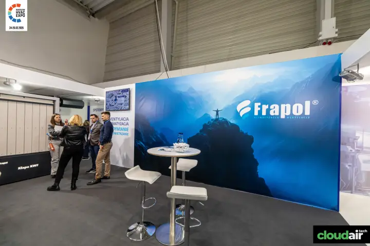 Frapol meeting corner with mountain backdrop and 'Klapa KWF' damper display at Warsaw HVAC Expo 2026