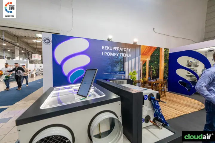 Frapol recuperators in front of the backlit 'Rekuperatory i pompy ciepła' wall at Warsaw HVAC Expo 2026