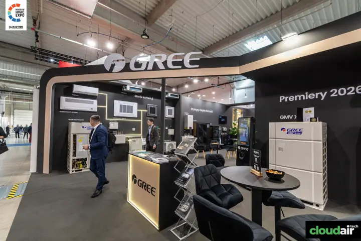 Gree 'Strefa komercji' wall with cassette units and GMV X Pro outdoor unit at Warsaw HVAC Expo 2026