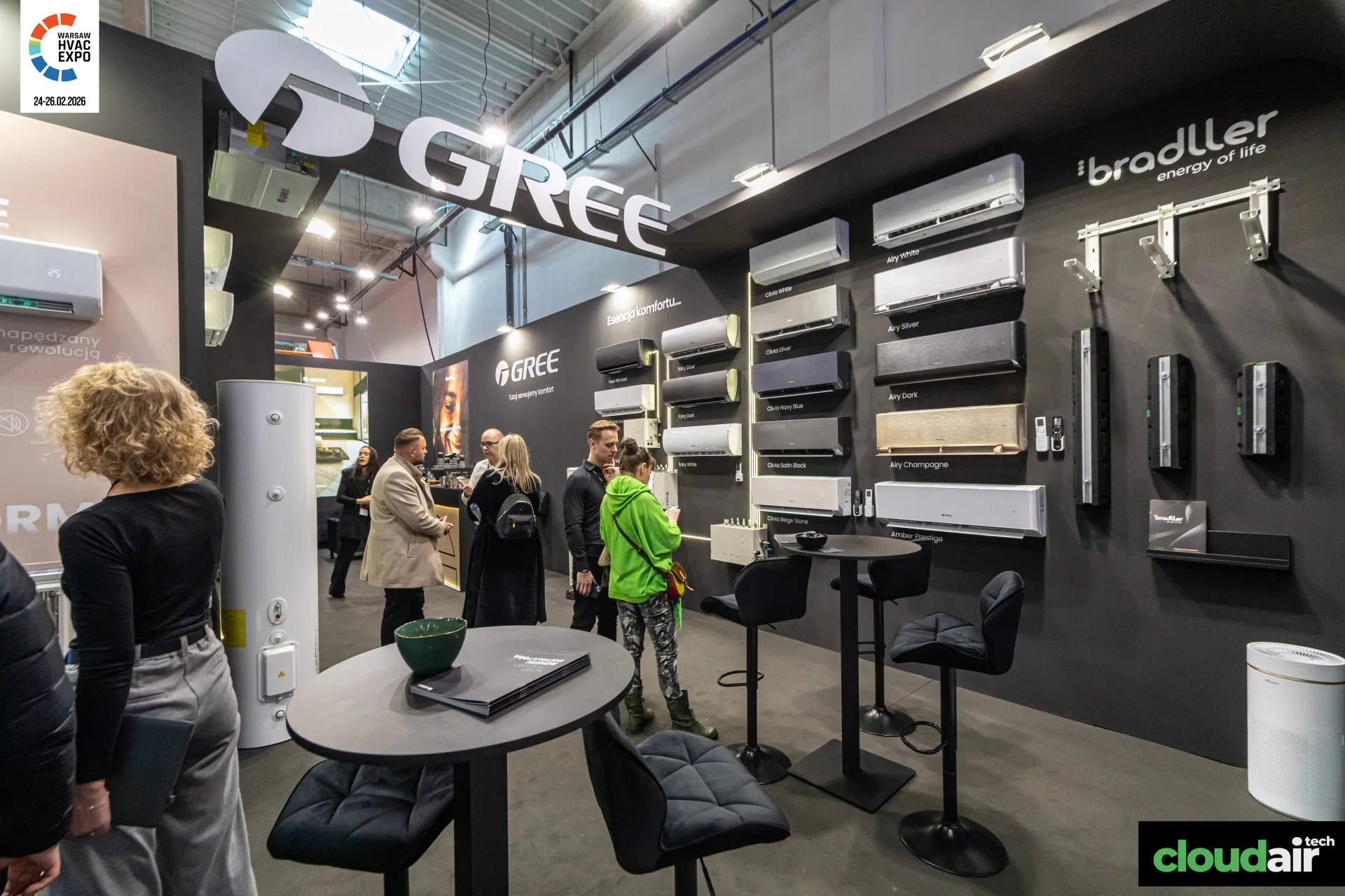 Gree wall of split air conditioners in Clivia, Airy and Amber finishes at Warsaw HVAC Expo 2026