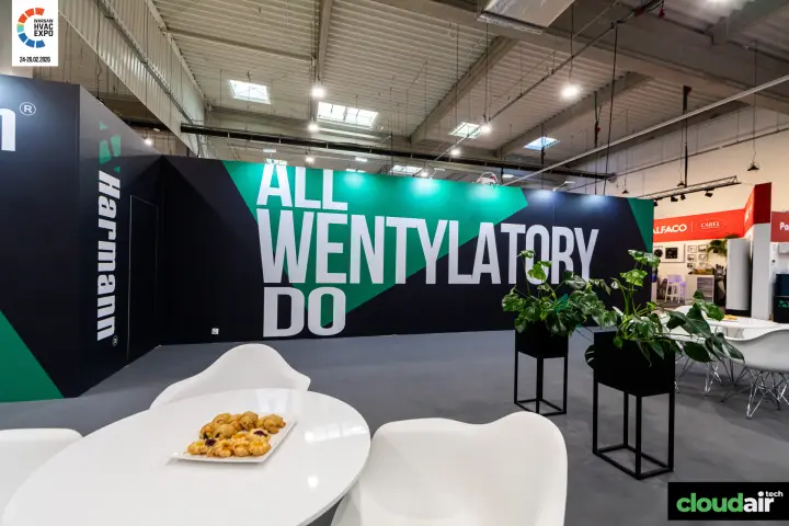 Harmann lounge corner with the 'ALL WENTYLATORY DO' wall at Warsaw HVAC Expo 2026