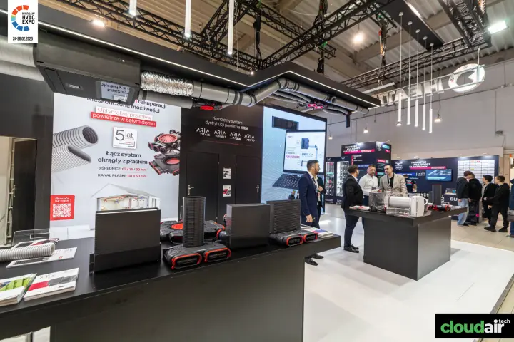 Heatpex ARIA plenum boxes and flat ducts on display counter at Warsaw HVAC Expo 2026