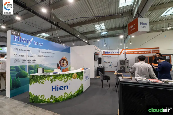Hien stand with penguin mascot and high-temperature heat pump wall at Warsaw HVAC Expo 2026