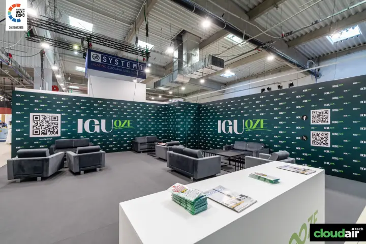 IGU OZE lounge with sofa sets and QR-code backwall