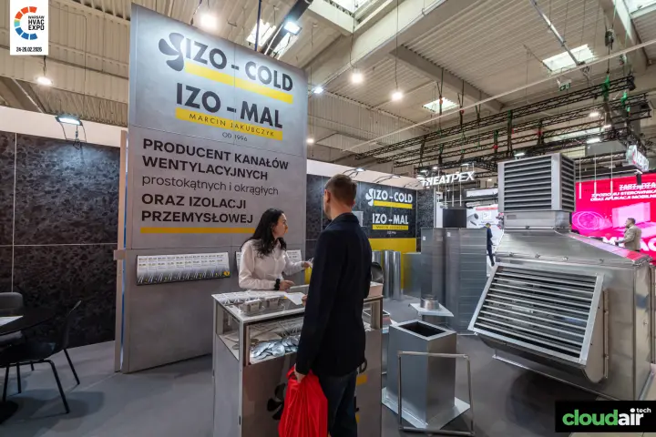 Izo-Mal counter with galvanised ducts and louvred roof unit at Warsaw HVAC Expo 2026