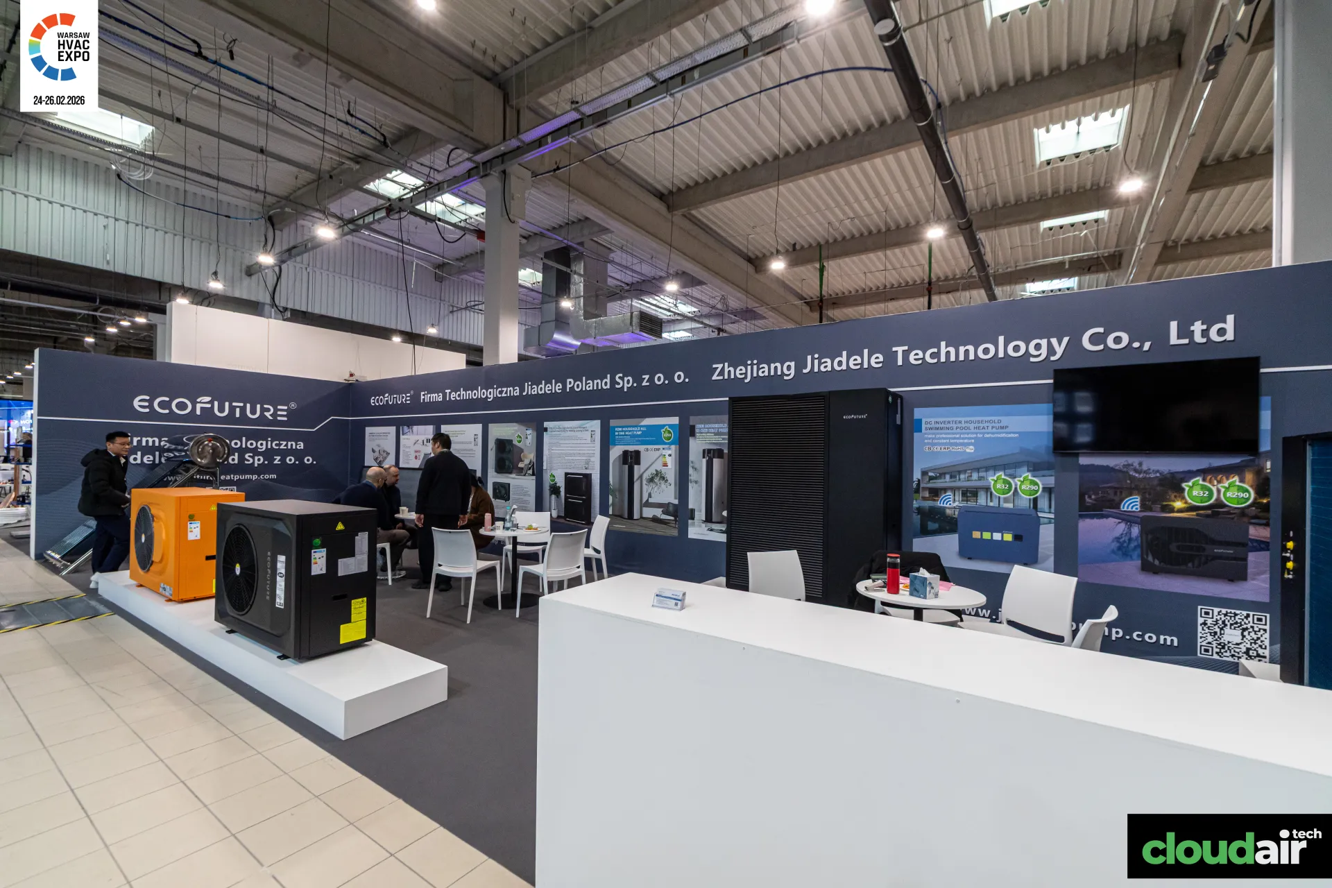 Jiadele stand with R32 and R290 pool heat pump graphics at Warsaw HVAC Expo 2026