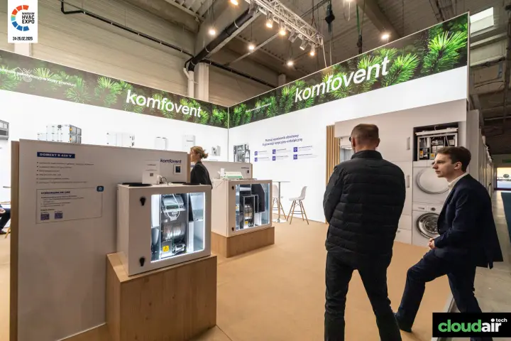 Komfovent DOMEKT R 450 V unit with glazed front showing its interior at Warsaw HVAC Expo 2026