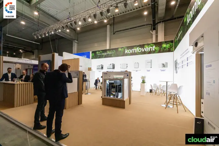 Komfovent stand with product line-up wall and a glazed Eurovent-labelled unit at Warsaw HVAC Expo 2026