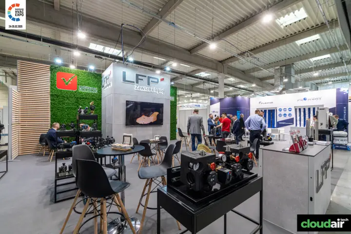 LFP pump groups with circulators in front of the moss wall at Warsaw HVAC Expo 2026