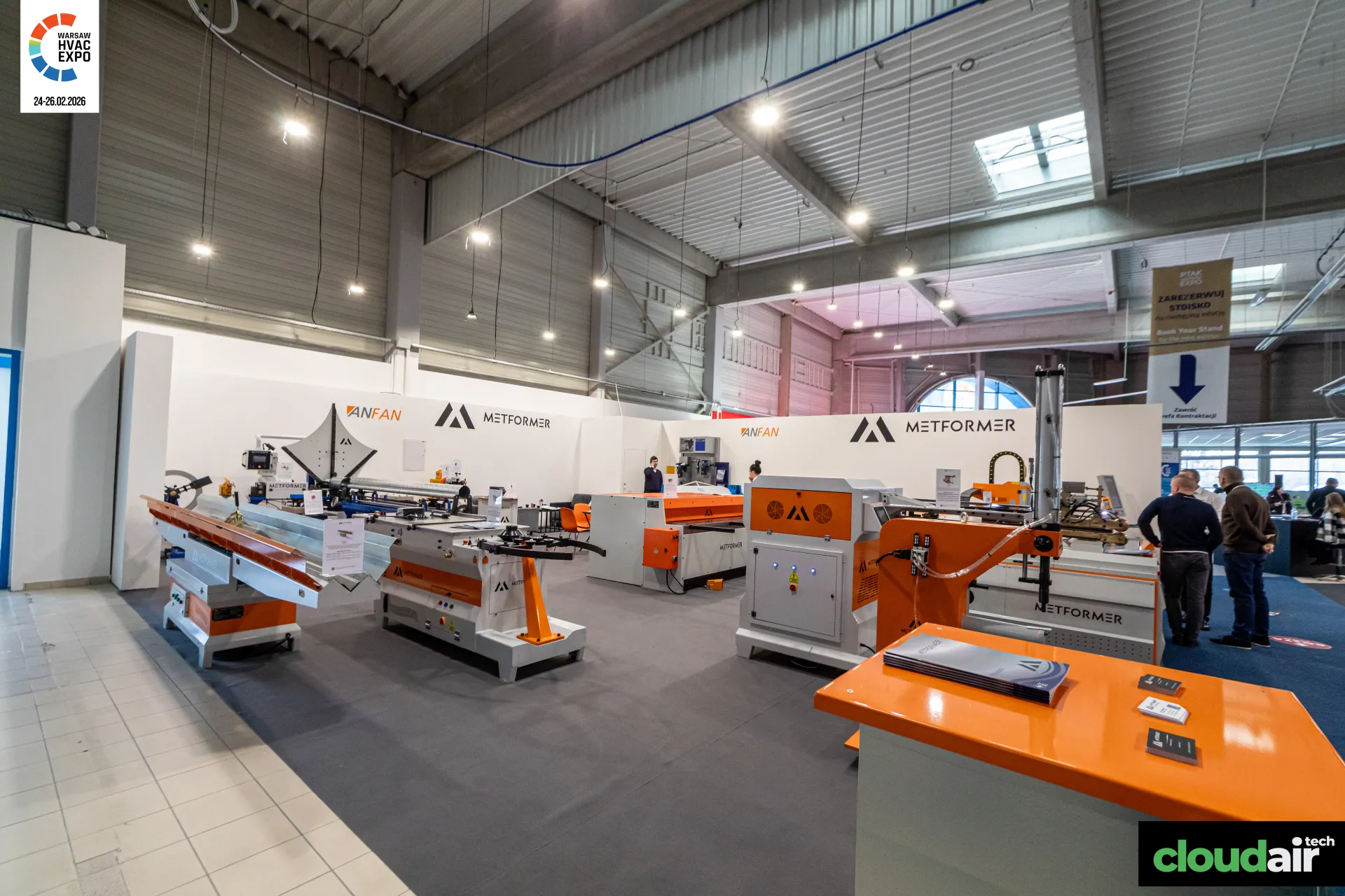 Metformer and Anfan stand with duct manufacturing machinery at Warsaw HVAC Expo 2026