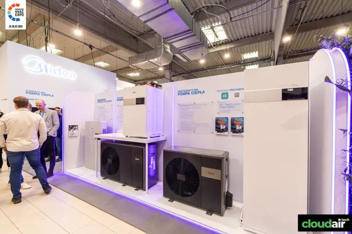 Midea residential heat pump zone with M-Thermal Pro units at Warsaw HVAC Expo 2026