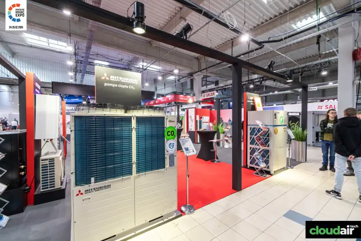 Mitsubishi Heavy Industries Q-ton CO2 heat pump at the stand entrance