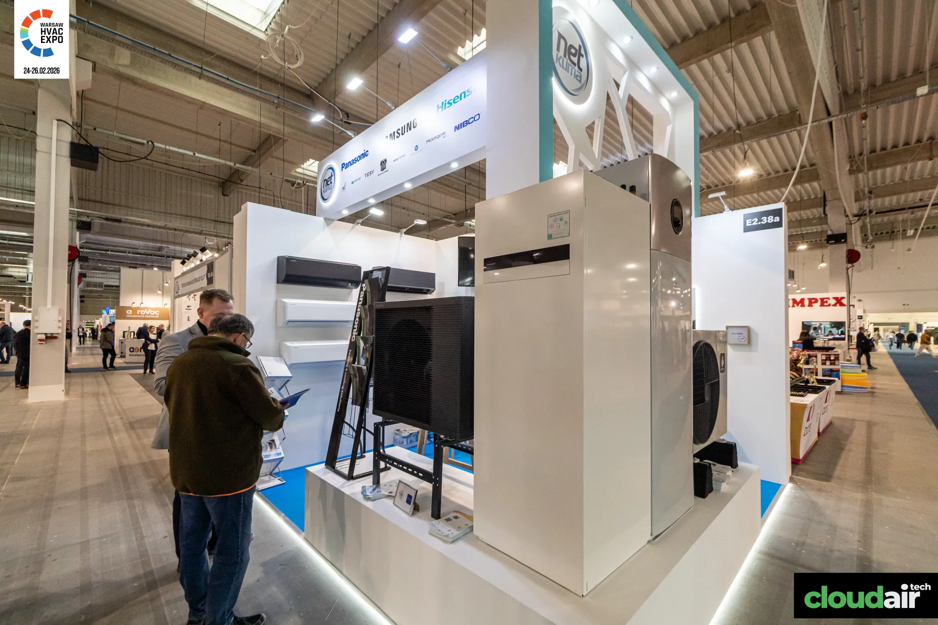 Net Klima stand E2.38a with heat pumps and wall split units at Warsaw HVAC Expo 2026
