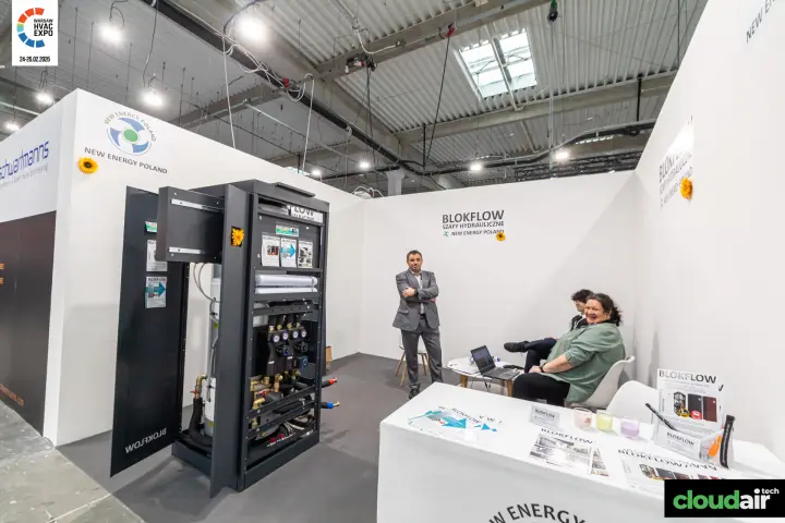 New Energy Poland showing an open Blokflow hydraulic cabinet at Warsaw HVAC Expo 2026