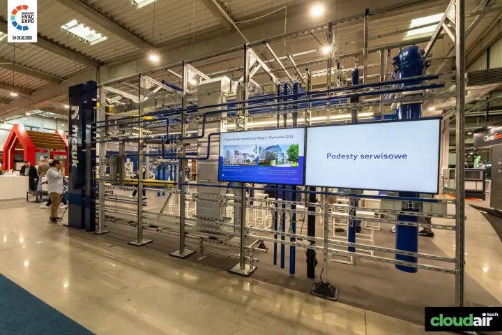 Niczuk steel support structure with blue pipework and service platforms