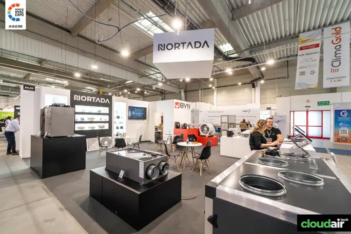 Nortada stand E4.39 with heat recovery units and a hanging logo cube