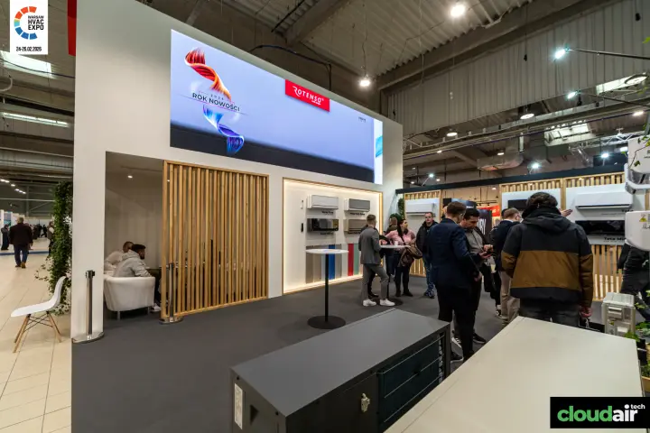 Rotenso stand with LED wall and Versu indoor unit display