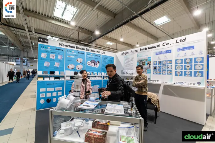 Shared stand of Wenzhou Bozhu Electrics fans and Ningbo Aotai pressure gauges
