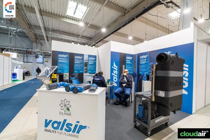 Valsir stand with ARIOSA HV ventilation unit and ARIASILENT air distribution ducts at Warsaw HVAC Expo 2026