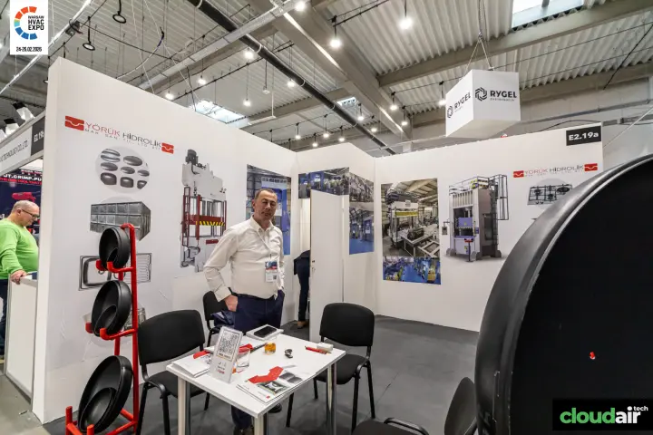 Yörük Hidrolik stand with hydraulic presses and pressed dished ends