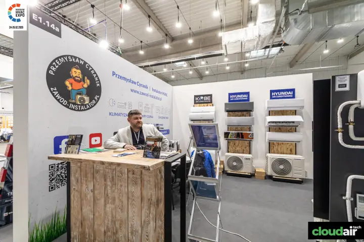 Zawod-Instalator.pl installer stand with Kobe and Hyundai split units at Warsaw HVAC Expo 2026